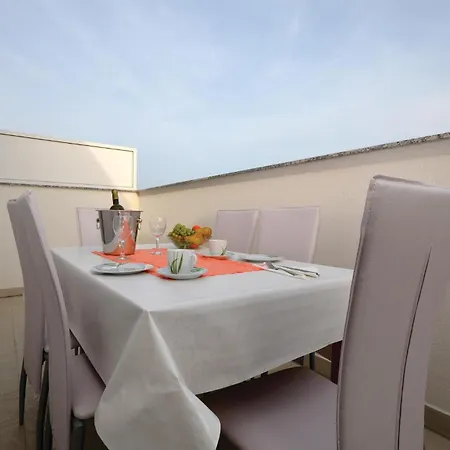 2 Bedroom Stunning In Lägenhet *