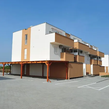 شقة 2 Bedroom Lovely In *