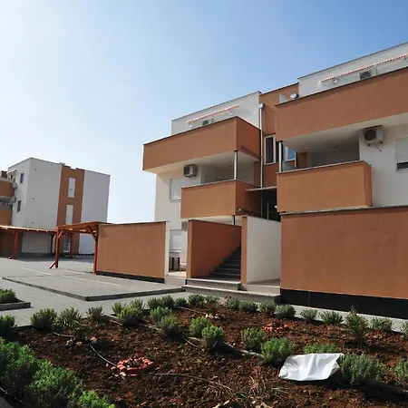 2 Bedroom Lovely In شقة