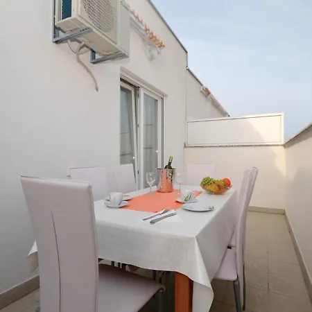 2 Bedroom Lovely In
