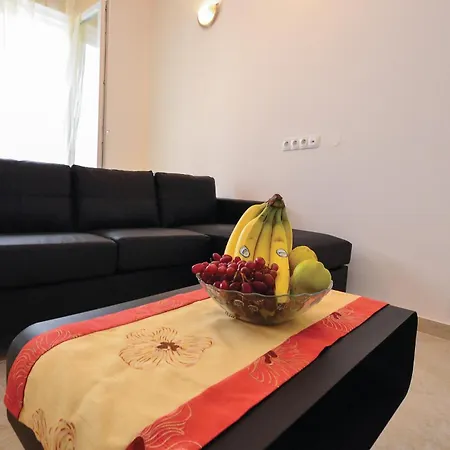شقة 2 Bedroom Lovely In *