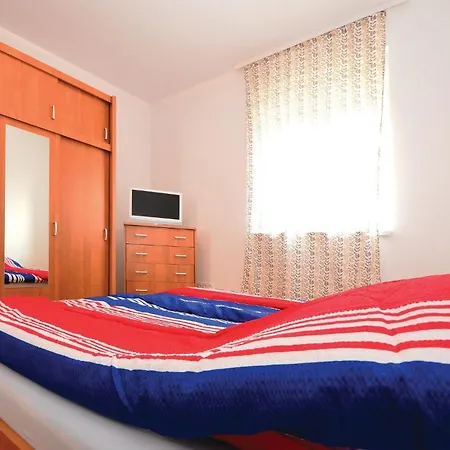 2 Bedroom Lovely In
