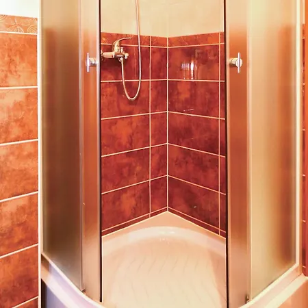 2 Bedroom Lovely In