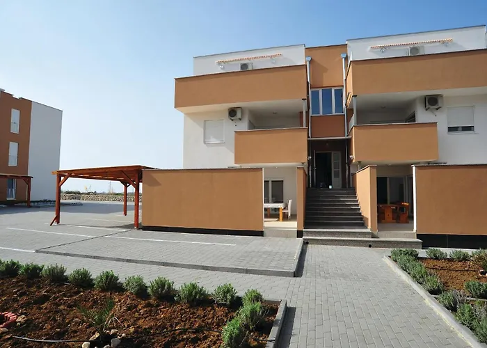 2 Bedroom Stunning In * Nin