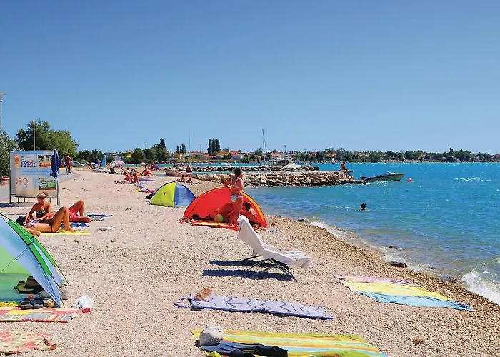 2 Bedroom Stunning In *