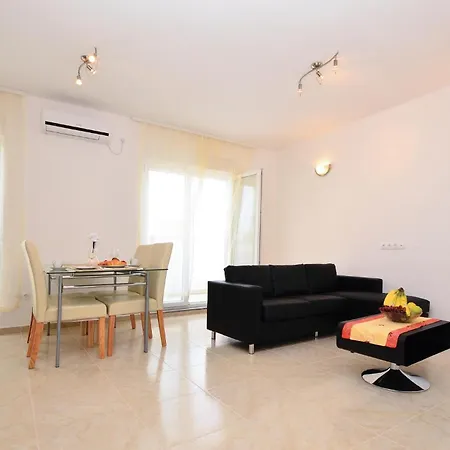 Апартаменты 2 Bedroom Stunning In Нин