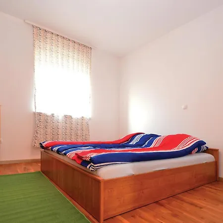 2 Bedroom Lovely In