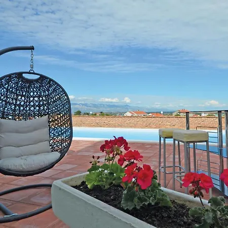 Апартаменты 2 Bedroom Stunning In