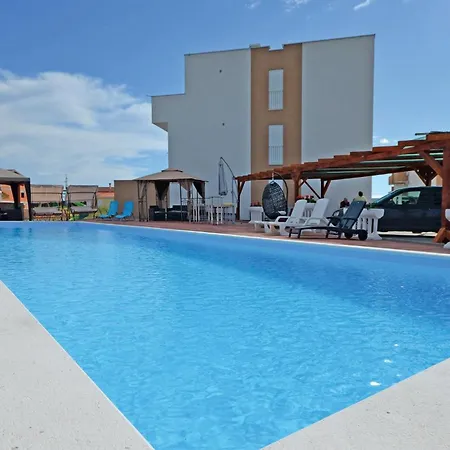 2 Bedroom Stunning In Апартаменты *