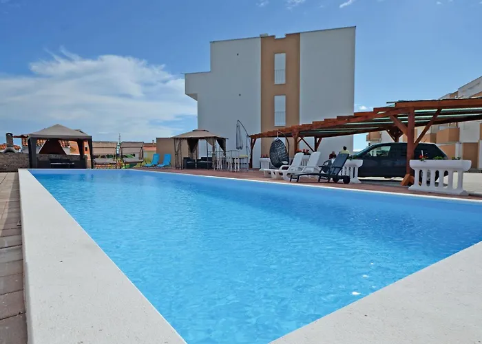 2 Bedroom Stunning In Апартаменты *